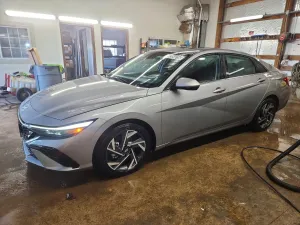 2025 HYUNDAI ELANTRA