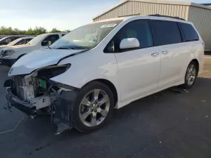2013 TOYOTA SIENNA