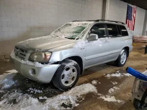 2004 TOYOTA HIGHLANDER