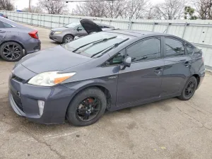 2013 TOYOTA PRIUS THRE