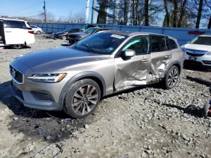 2020 VOLVO V60