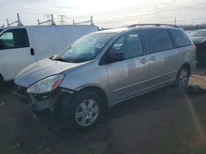 2004 TOYOTA SIENNA