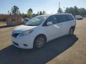 2014 TOYOTA SIENNA