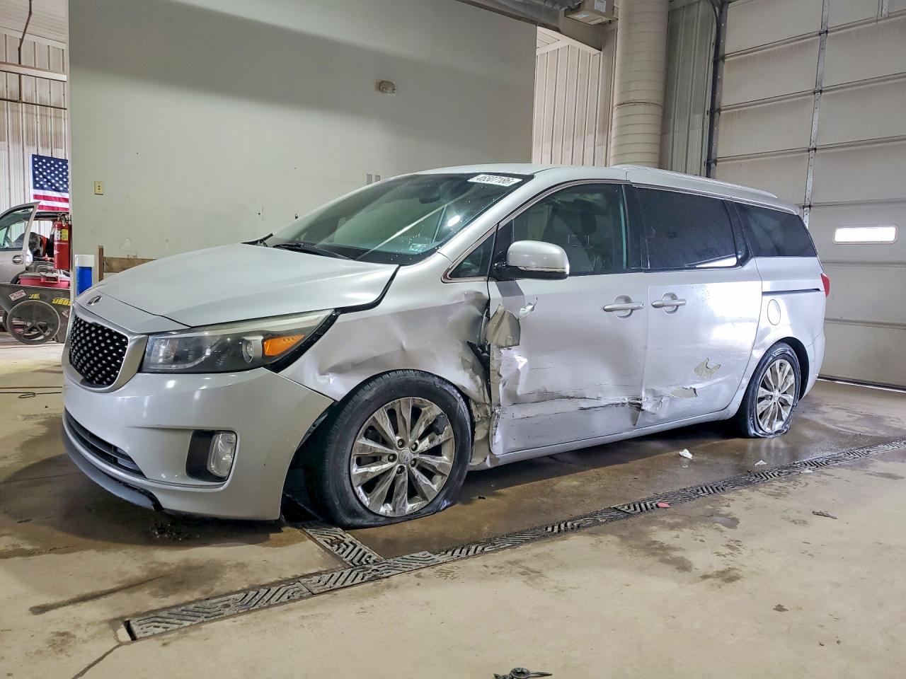 2015 KIA SEDONA