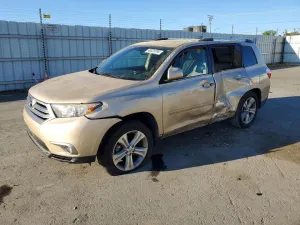 2013 TOYOTA HIGHLANDER