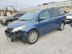 2017 TOYOTA SIENNA