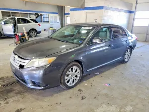 2012 TOYOTA AVALON