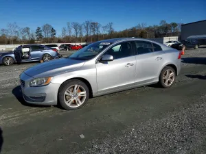2015 VOLVO S60