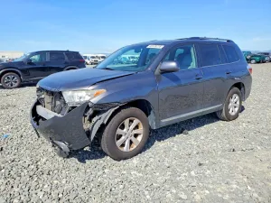 2013 TOYOTA HIGHLANDER