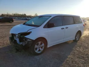 2019 TOYOTA SIENNA