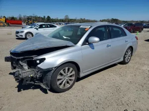2011 TOYOTA AVALON