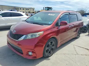 2013 TOYOTA SIENNA