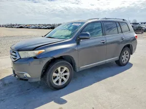 2012 TOYOTA HIGHLANDER