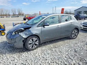 2015 NISSAN LEAF