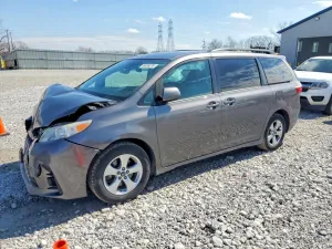 2018 TOYOTA SIENNA