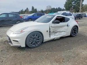 2015 NISSAN 370Z