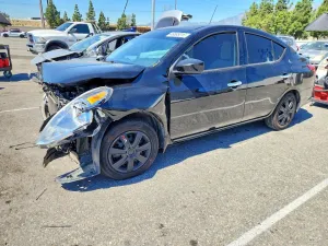 2016 NISSAN VERSA