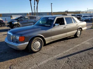 MERCEDES-BENZ 560-CLASS