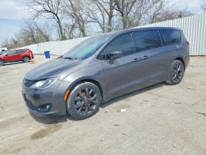 2019 CHRYSLER PACIFICA