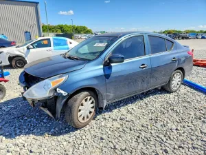 2017 NISSAN VERSA