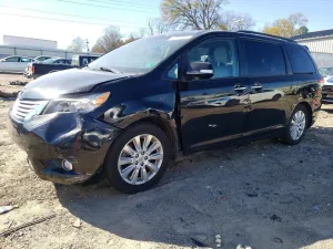 2013 TOYOTA SIENNA