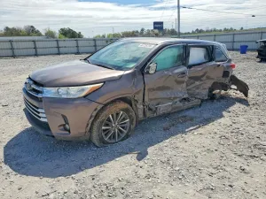 2017 TOYOTA HIGHLANDER