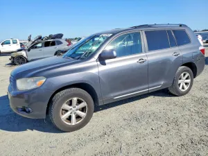 2010 TOYOTA HIGHLANDER