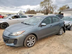 2013 MAZDA 3