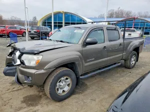 2015 TOYOTA TACOMA