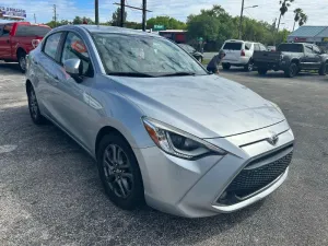 2019 TOYOTA YARIS XLE