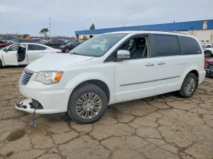 2016 CHRYSLER MINIVAN