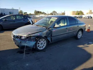 2004 VOLVO S60
