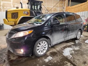 2014 TOYOTA SIENNA