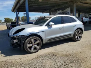 2024 PORSCHE MACAN