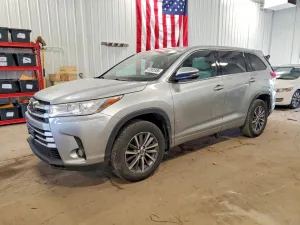 2017 TOYOTA HIGHLANDER