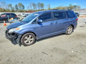 2015 TOYOTA SIENNA