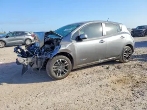 2015 NISSAN LEAF