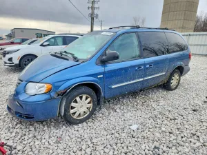 2005 CHRYSLER MINIVAN