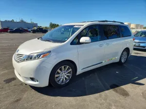2015 TOYOTA SIENNA