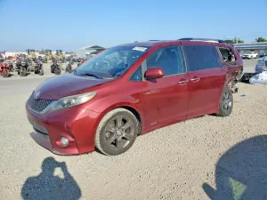 2016 TOYOTA SIENNA