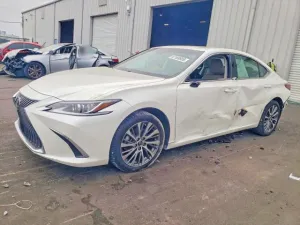 2019 LEXUS ES350