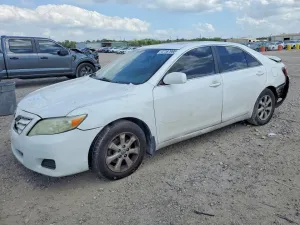 2010 TOYOTA CAMRY