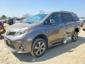 2018 TOYOTA SIENNA