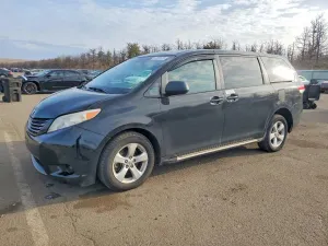 2014 TOYOTA SIENNA