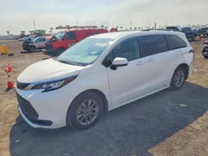 2023 TOYOTA SIENNA