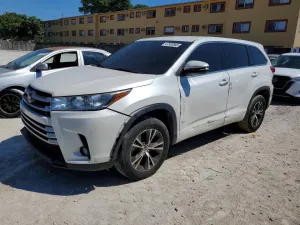 2018 TOYOTA HIGHLANDER