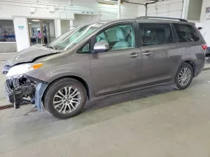 2018 TOYOTA SIENNA