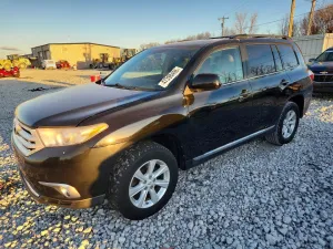 2011 TOYOTA HIGHLANDER