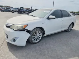 2012 TOYOTA CAMRY SOLA