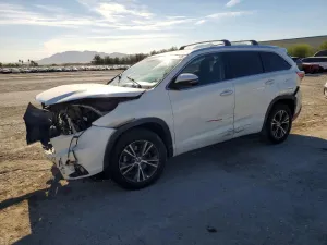 2016 TOYOTA HIGHLANDER